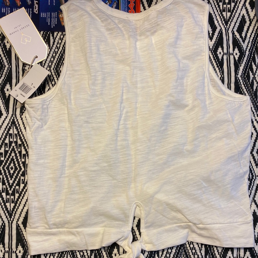 White crop top tank